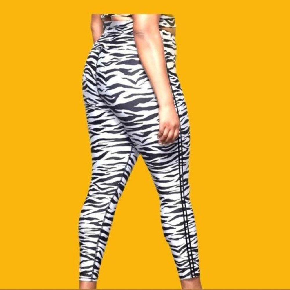 Good American Zebra Stripe Animal Print Tuxedo Tiger Leggings Sz 6 3XL XXXL - Picture 2 of 9
